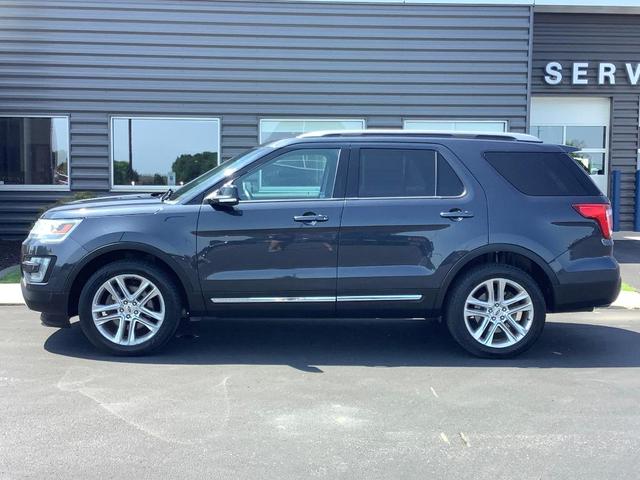 Photo of 2017 Smoked Quartz Ford Explorer