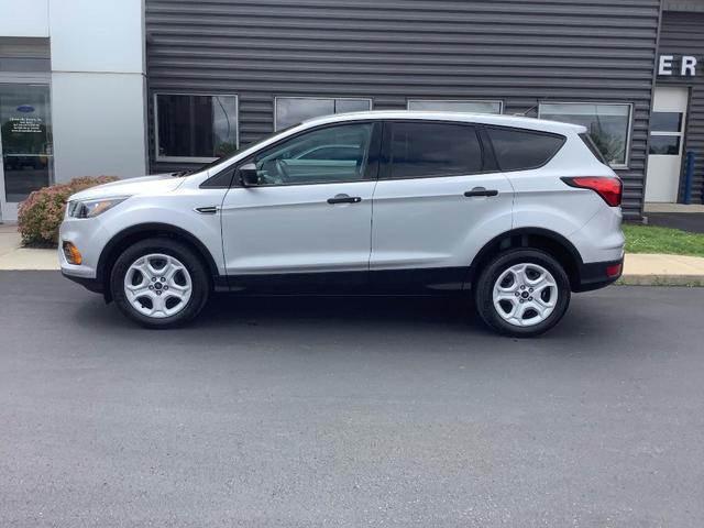 Photo of 2019 Ingot Silver Ford Escape