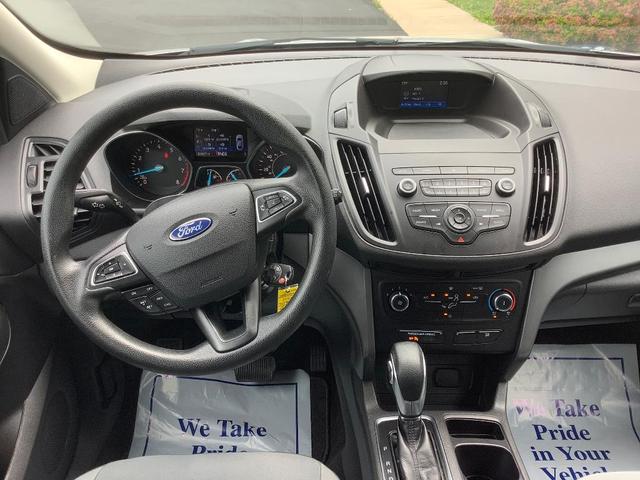 Photo of 2019 Ingot Silver Ford Escape