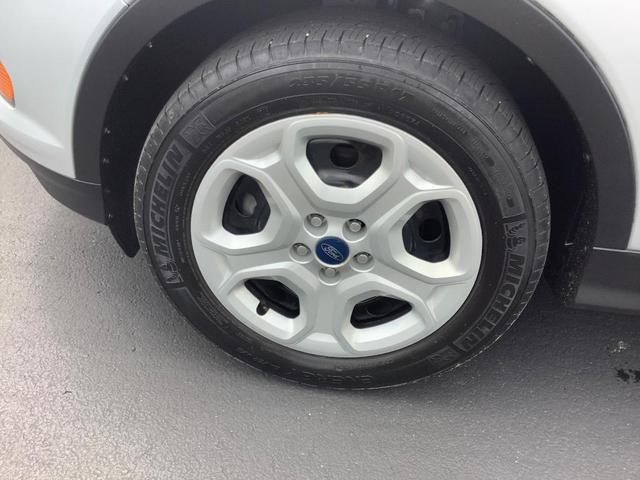 Photo of 2019 Ingot Silver Ford Escape