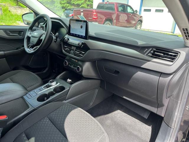 Photo of 2024 Agate Black Metallic Ford Escape