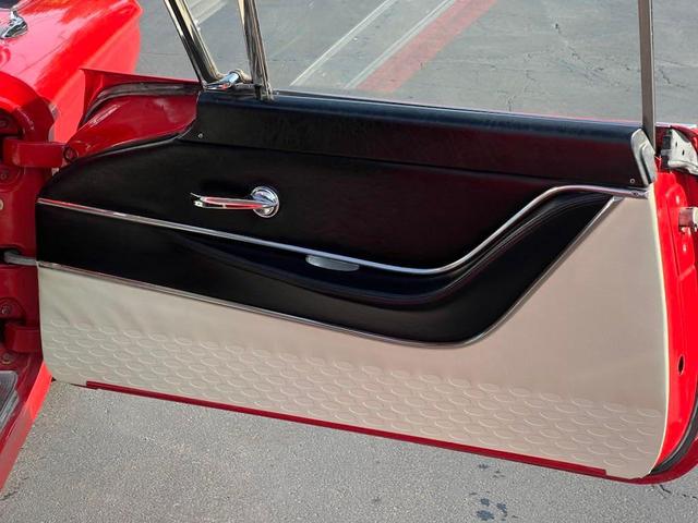 Photo of 1959 Red Ford Thunderbird