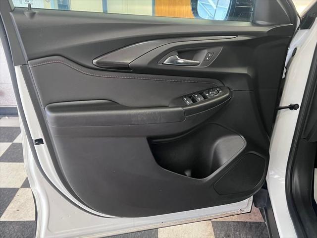 Photo of 2023 Summit White Chevrolet Trailblazer