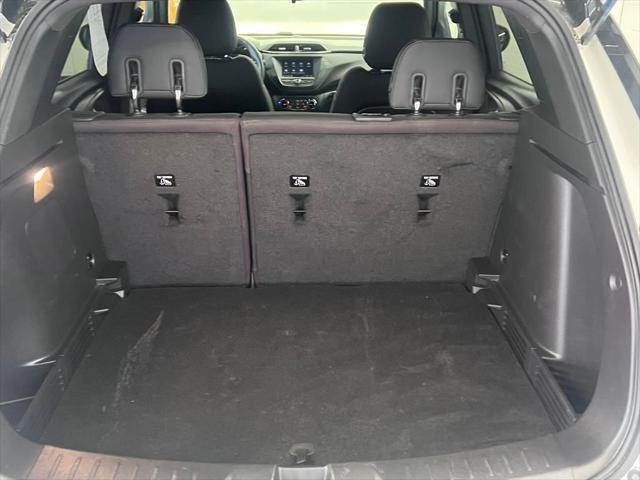 Photo of 2023 Summit White Chevrolet Trailblazer
