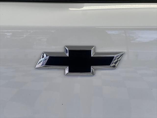Photo of 2023 Summit White Chevrolet Trailblazer