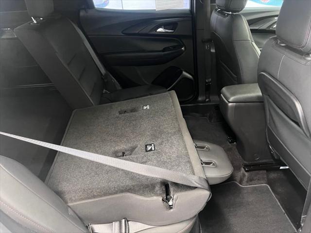 Photo of 2023 Summit White Chevrolet Trailblazer
