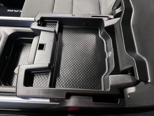 Photo of 2019 Granite Crystal Metallic Clearcoat RAM 1500
