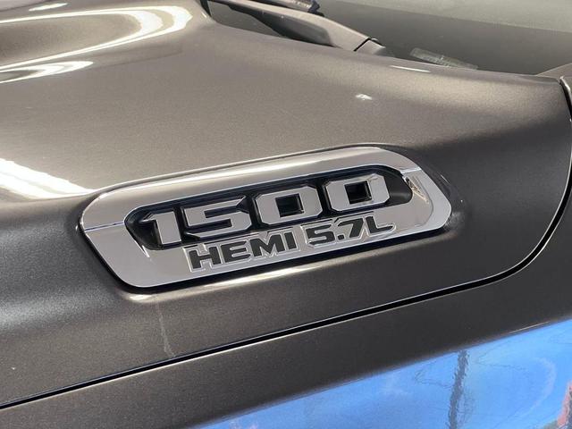 Photo of 2019 Granite Crystal Metallic Clearcoat RAM 1500