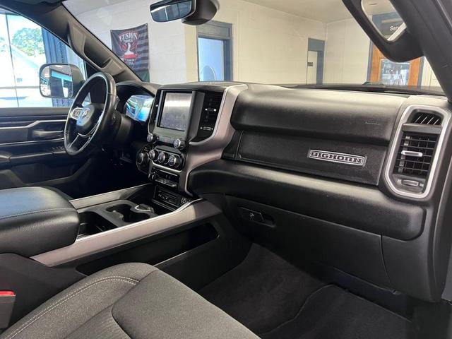 Photo of 2019 Granite Crystal Metallic Clearcoat RAM 1500