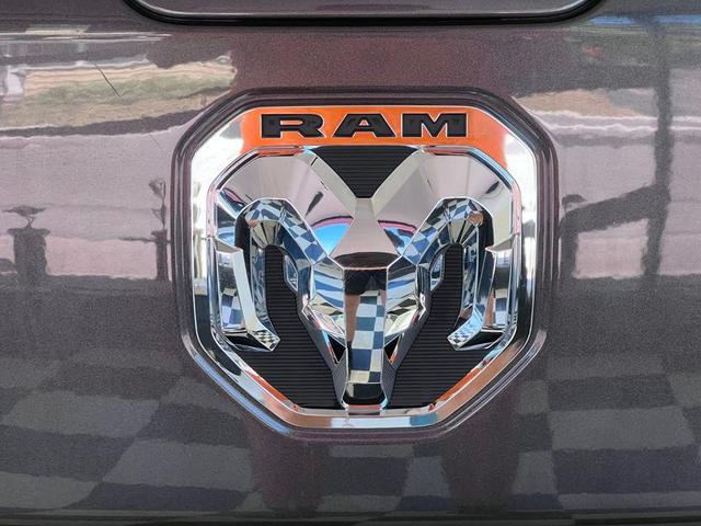 Photo of 2019 Granite Crystal Metallic Clearcoat RAM 1500