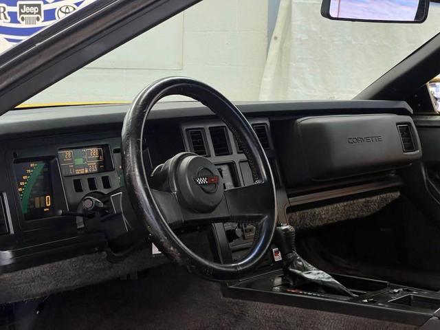 Photo of 1986 Yellow Chevrolet Corvette