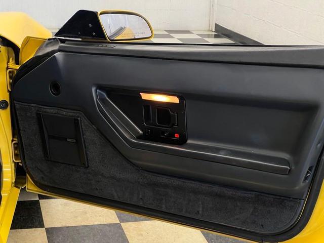 Photo of 1986 Yellow Chevrolet Corvette