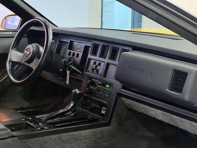 Photo of 1986 Yellow Chevrolet Corvette