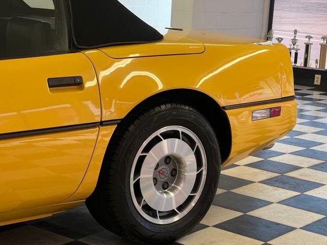Photo of 1986 Yellow Chevrolet Corvette