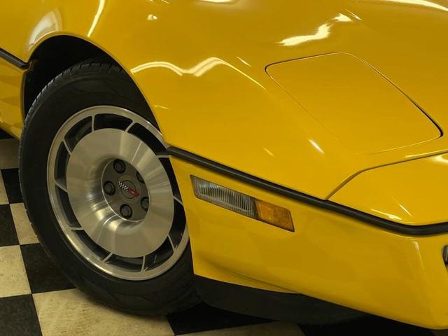 Photo of 1986 Yellow Chevrolet Corvette