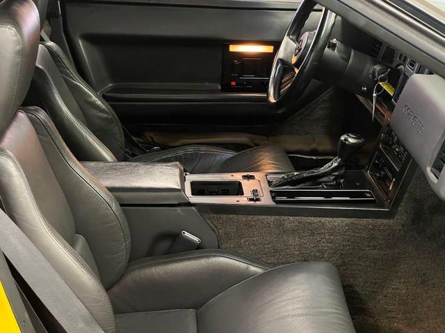 Photo of 1986 Yellow Chevrolet Corvette