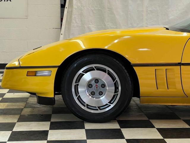 Photo of 1986 Yellow Chevrolet Corvette