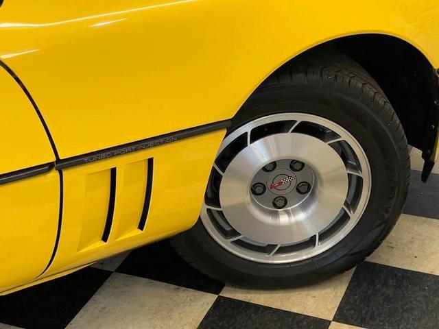 Photo of 1986 Yellow Chevrolet Corvette
