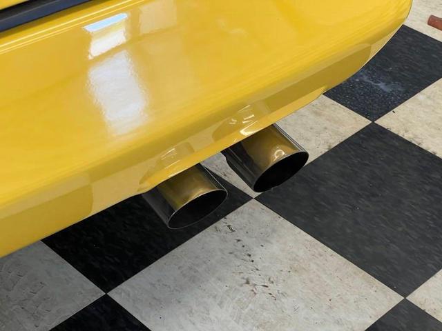 Photo of 1986 Yellow Chevrolet Corvette
