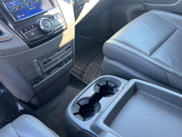 Photo of 2014 Modern Steel Metallic Honda Odyssey