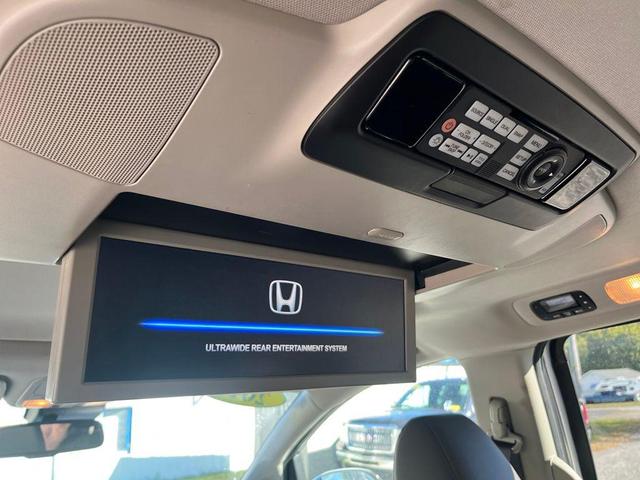 Photo of 2014 Modern Steel Metallic Honda Odyssey