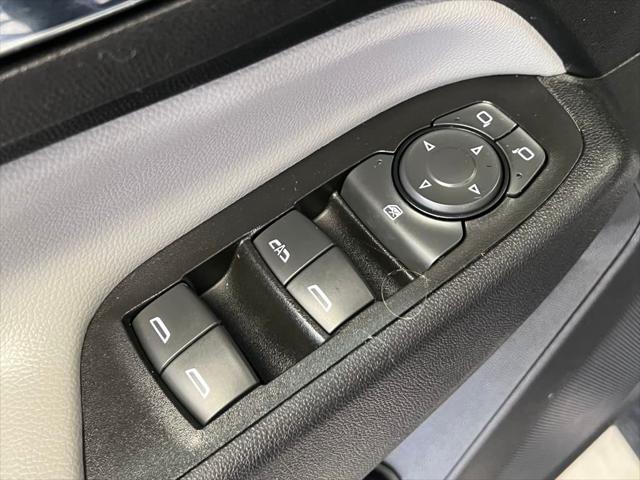 Photo of 2020 Midnight Blue Metallic Chevrolet Equinox