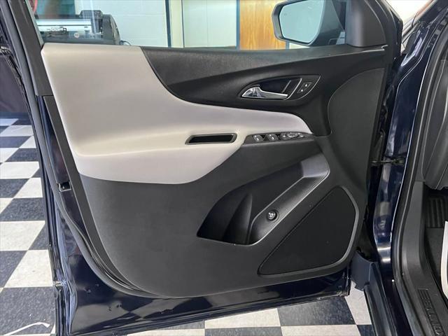 Photo of 2020 Midnight Blue Metallic Chevrolet Equinox
