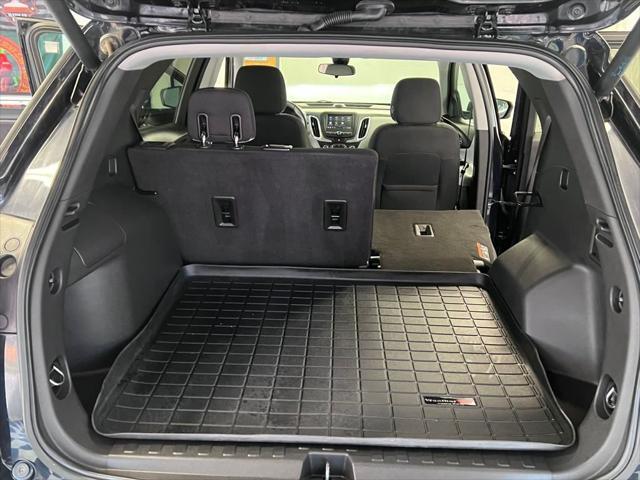 Photo of 2020 Midnight Blue Metallic Chevrolet Equinox