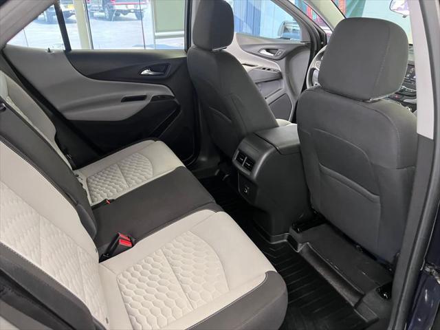Photo of 2020 Midnight Blue Metallic Chevrolet Equinox