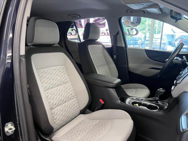 Photo of 2020 Midnight Blue Metallic Chevrolet Equinox