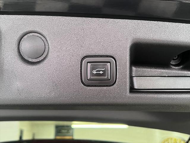 Photo of 2020 Midnight Blue Metallic Chevrolet Equinox