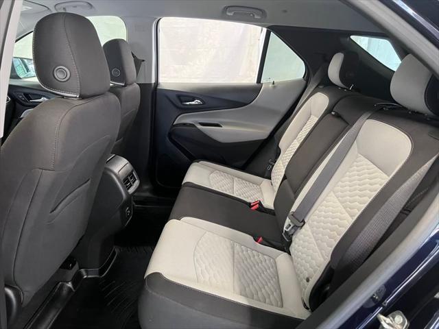 Photo of 2020 Midnight Blue Metallic Chevrolet Equinox