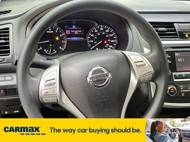 Photo of 2017 Red Nissan Altima