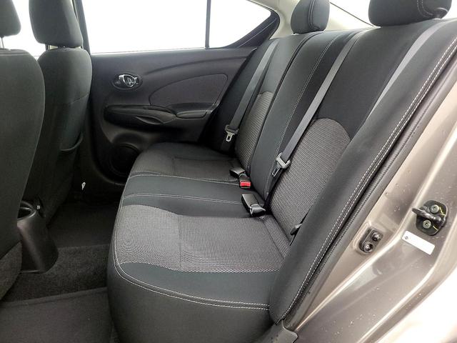 Photo of 2015 Gray Nissan Versa
