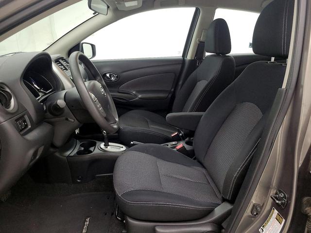 Photo of 2015 Gray Nissan Versa