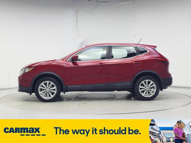 Photo of 2018 Red Nissan Rogue Sport