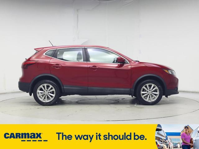 Photo of 2018 Red Nissan Rogue Sport