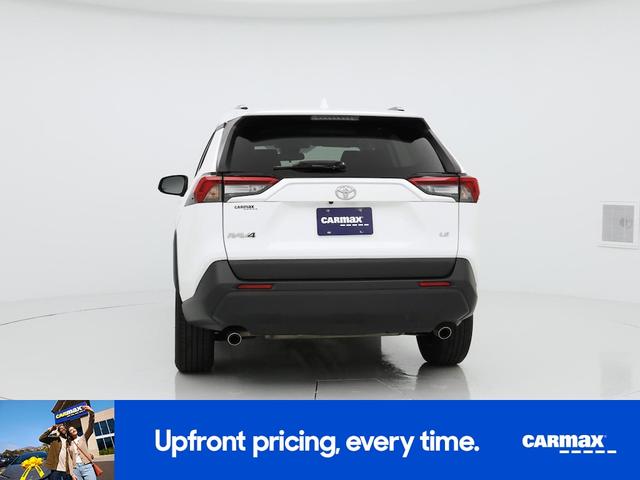 Photo of 2019 White Toyota RAV4