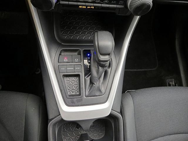 Photo of 2019 White Toyota RAV4