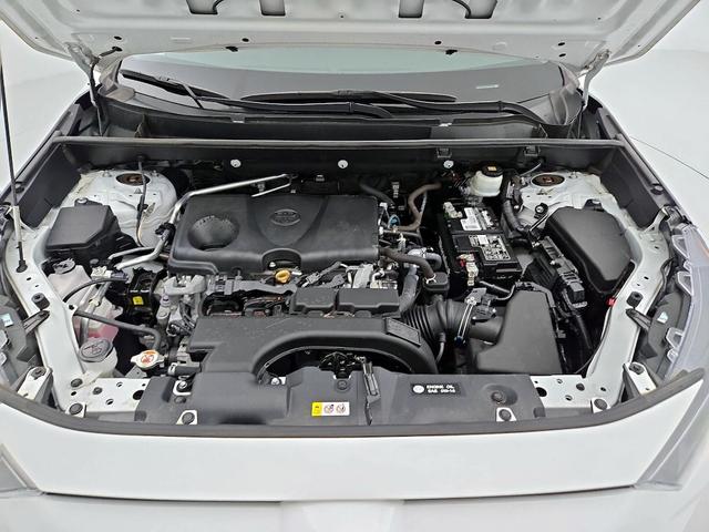 Photo of 2019 White Toyota RAV4