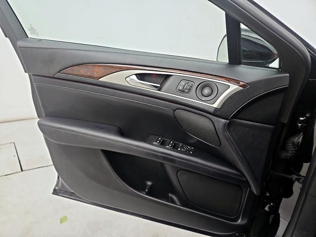 Photo of 2019 Black Lincoln MKZ