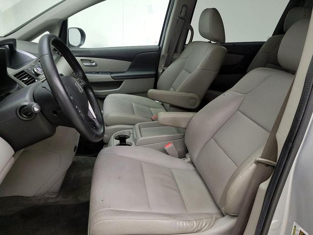 Photo of 2014 Silver Honda Odyssey