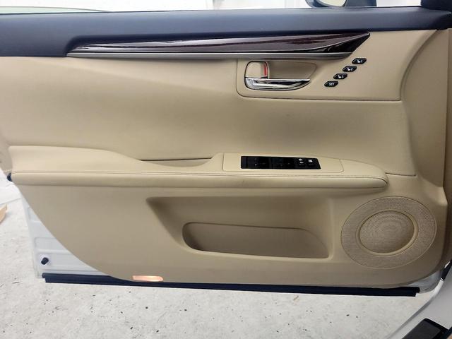 Photo of 2014 White Lexus ES 350