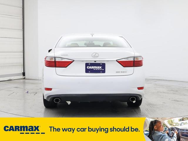 Photo of 2014 White Lexus ES 350