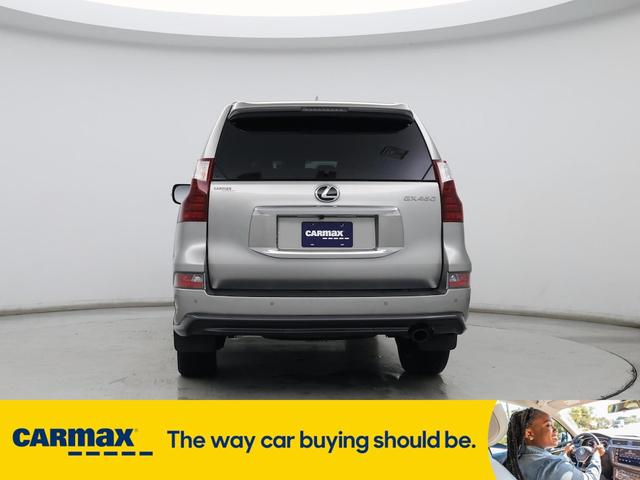 Photo of 2022 Gray Lexus GX 460
