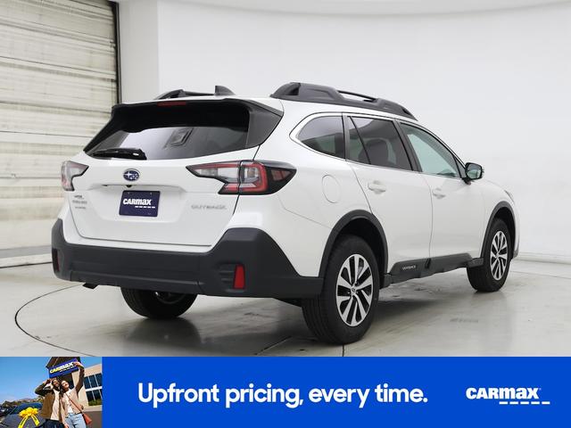 Photo of 2022 White Subaru Outback
