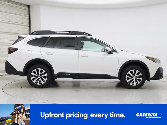 Photo of 2022 White Subaru Outback