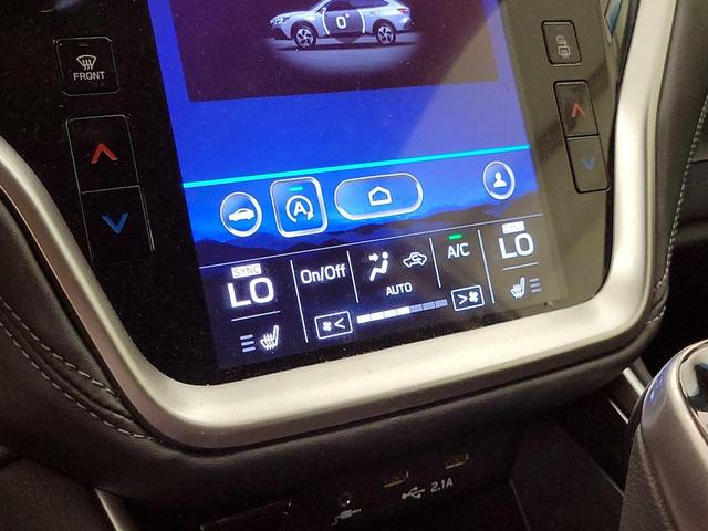 Photo of 2022 White Subaru Outback