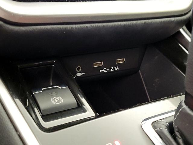 Photo of 2022 White Subaru Outback