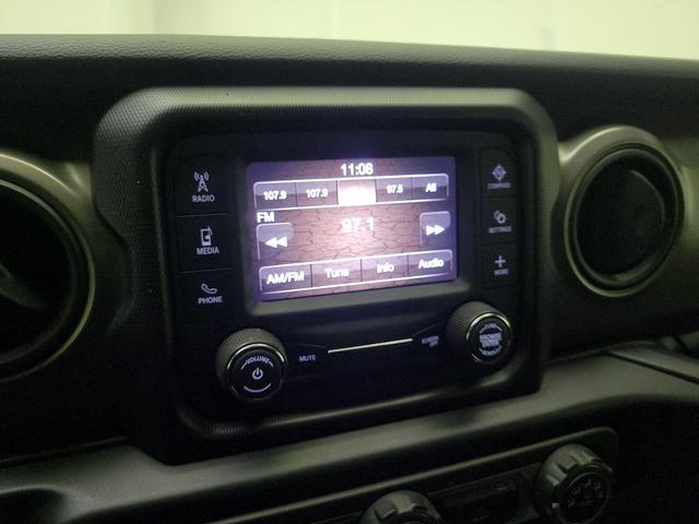 Photo of 2021 White Jeep Wrangler